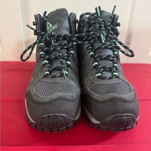 Ascend Women's Black and Teal Athletic Shoes